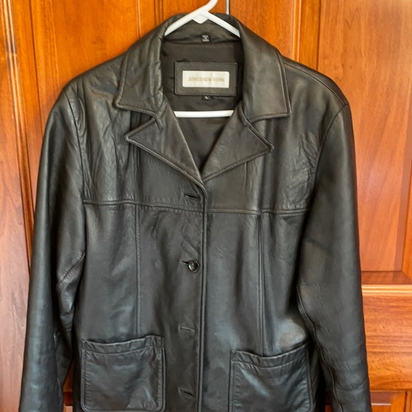 Jones New York Jackets & Blazers - Vintage Unisex leather jacket. Jones New York size L
